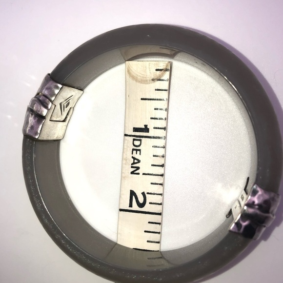 SILPADA Sterling Grey Resin Hinged Scrollwork Bangle 7.6” / 2.5” Diameter - Picture 13 of 13